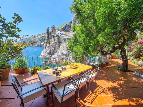 Villa Furore, with Pool and Direct Sea Access 4 Villas in Italy
