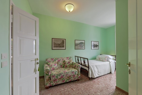 Villa Dia, Lakeside Luxury Retreat 24 Villas in Italy