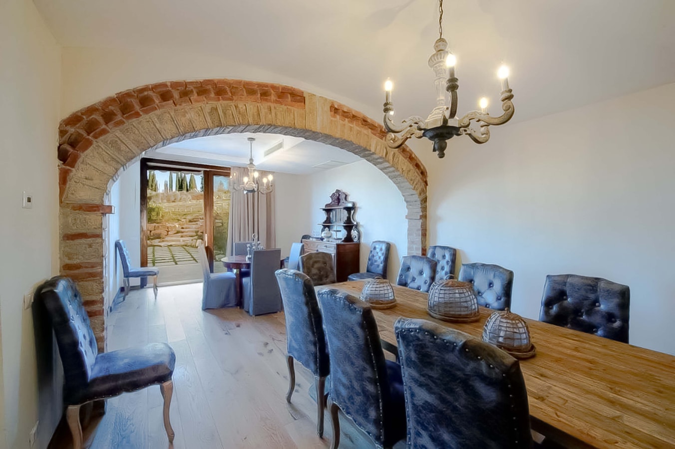 Alonza Estate - Large Countryside Estate 54 Villas in Italy