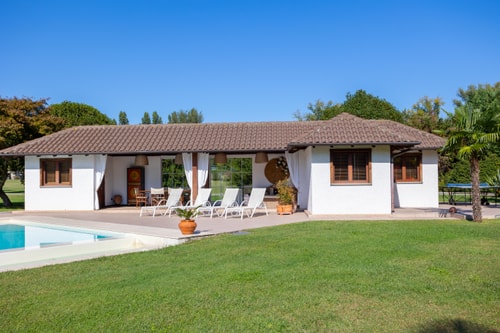 Villa Elegante 46 Villas in Italy
