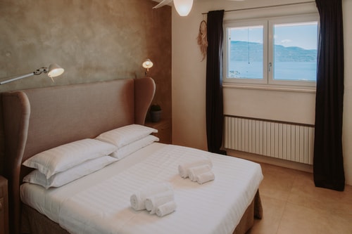 Villa Donita - Lakeside villa with pool 19 Villas in Italy