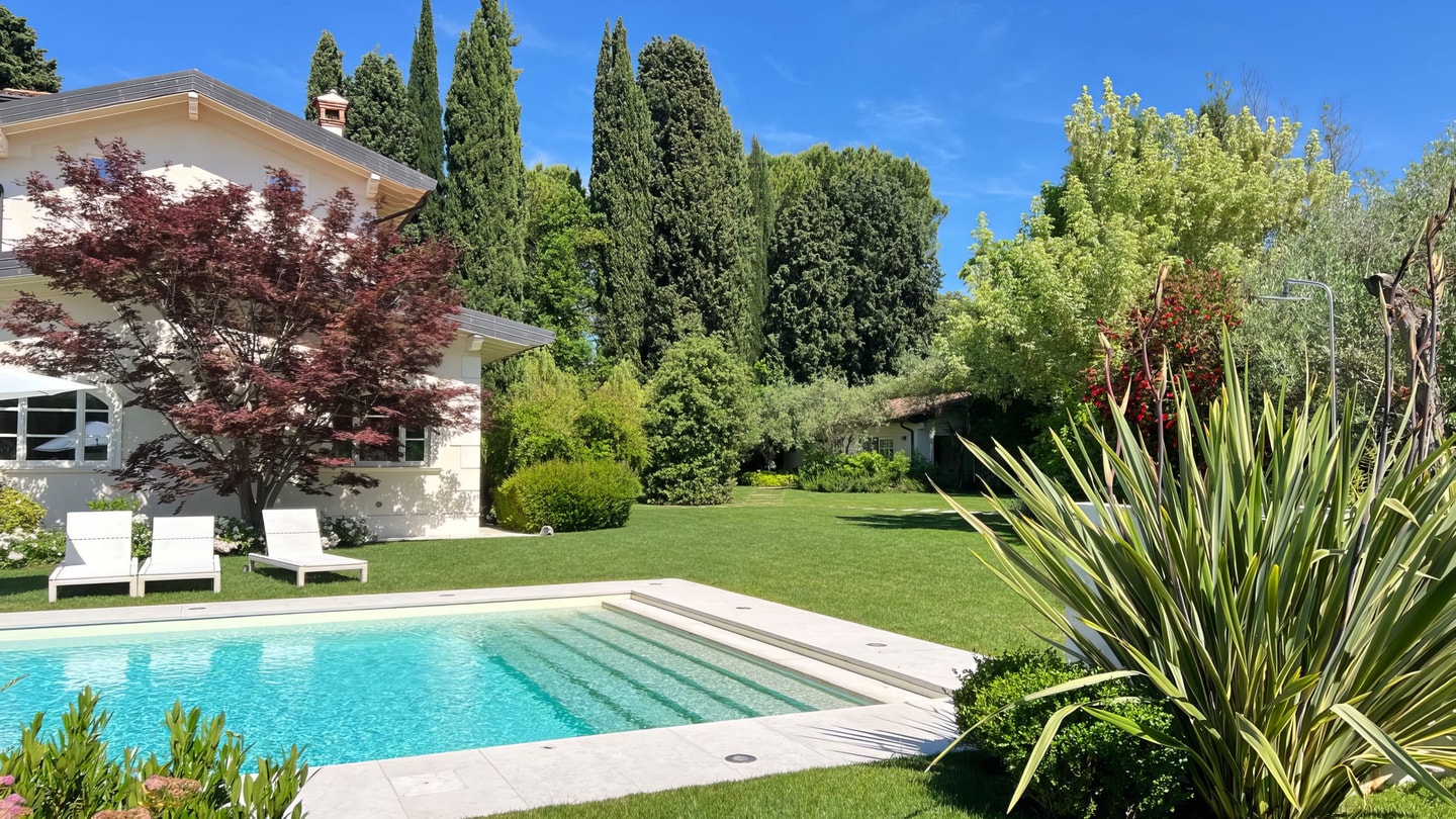 Villa Acquabella with lake views and pool 45 Villas in Italy