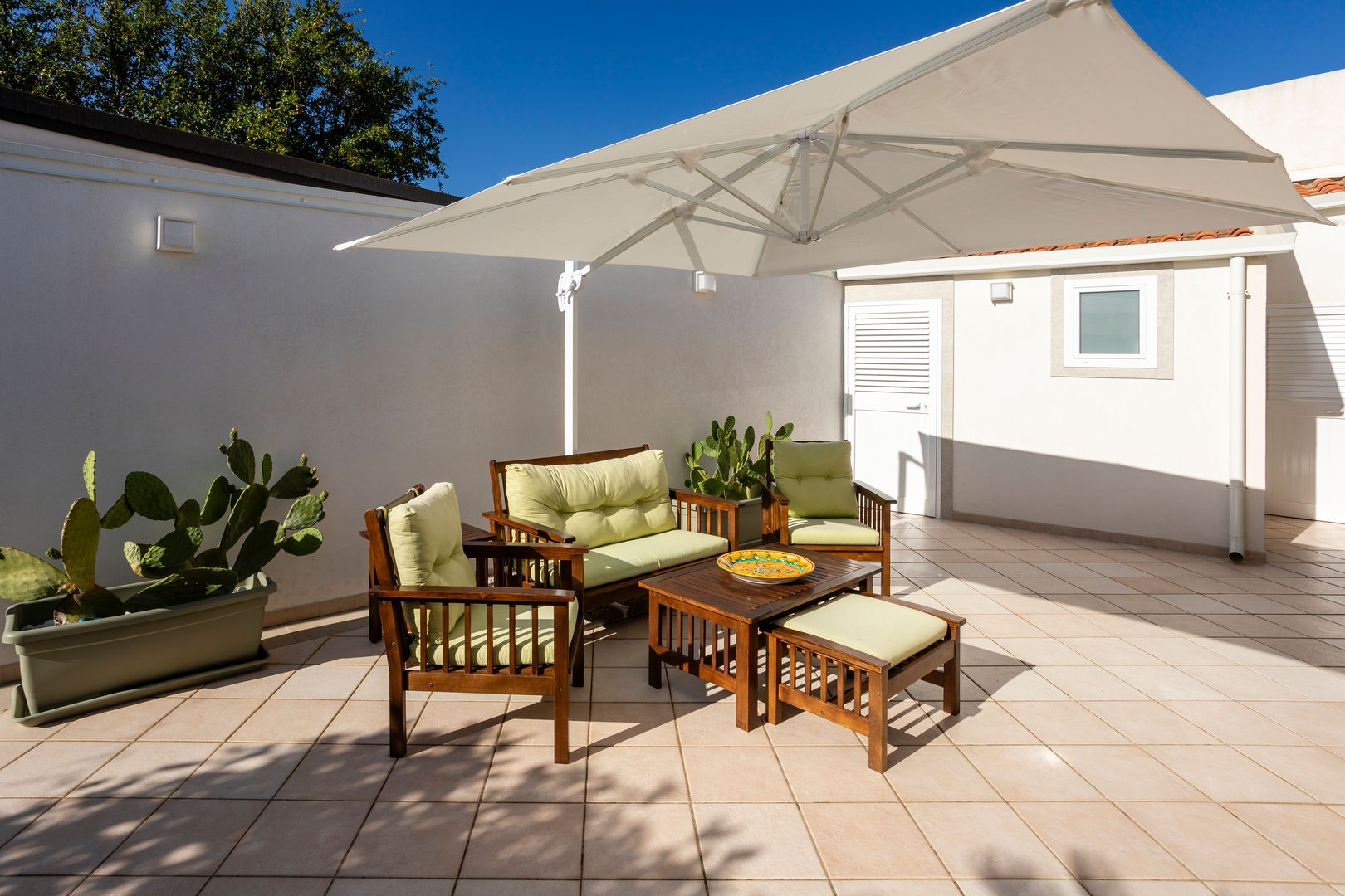 Private beachfront villa in Sicily 2 Villas in Italy