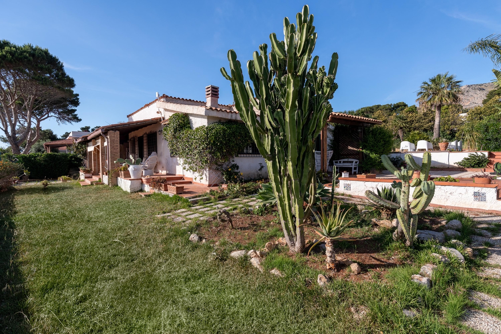 Villa Fior di Loto – Palermo Area 33 Villas in Italy