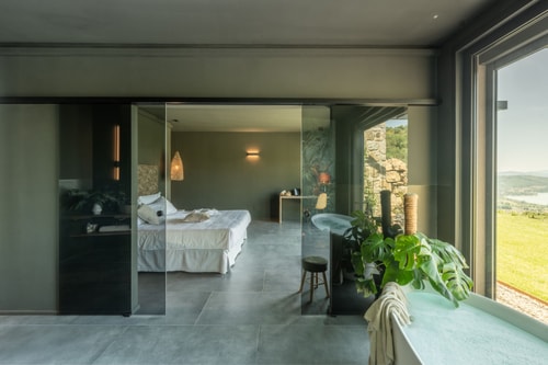 Villa Il Lago, Retreat with Heated Infinity Pool 16 Villas in Italy