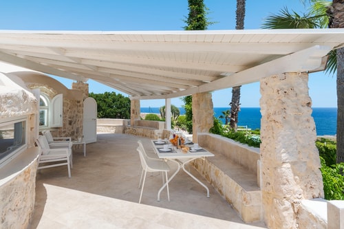 Villa Catrice - Seafront villa with private pool 4 Villas in Italy