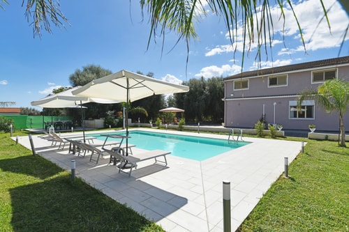 Villa Il Ginepro, Family-Friendly near Syracuse 2 Villas in Italy