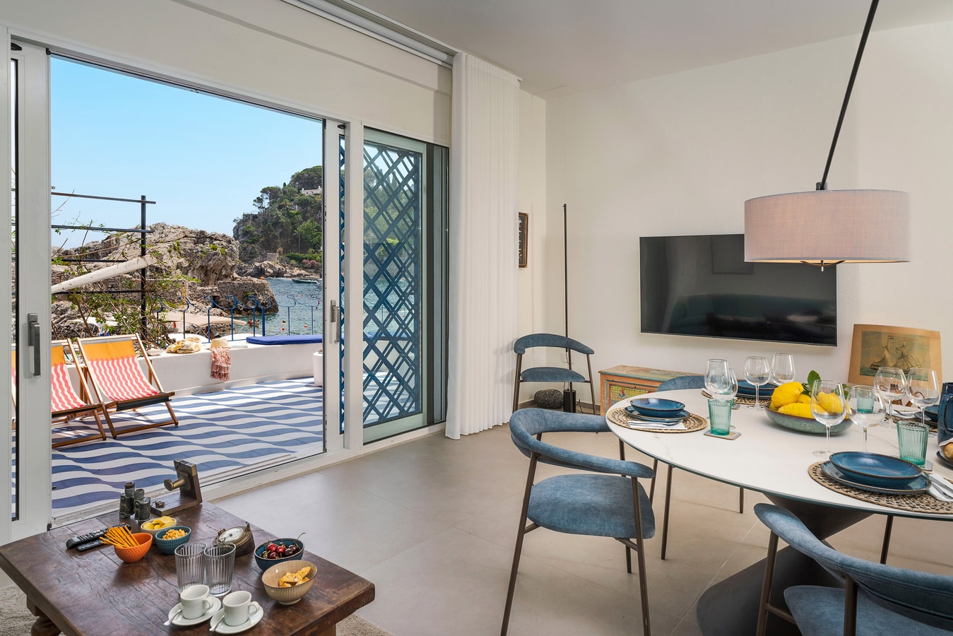 Casa Mazzaro, Taormina apartment 20 metres from the beach 5 Villas in Italy