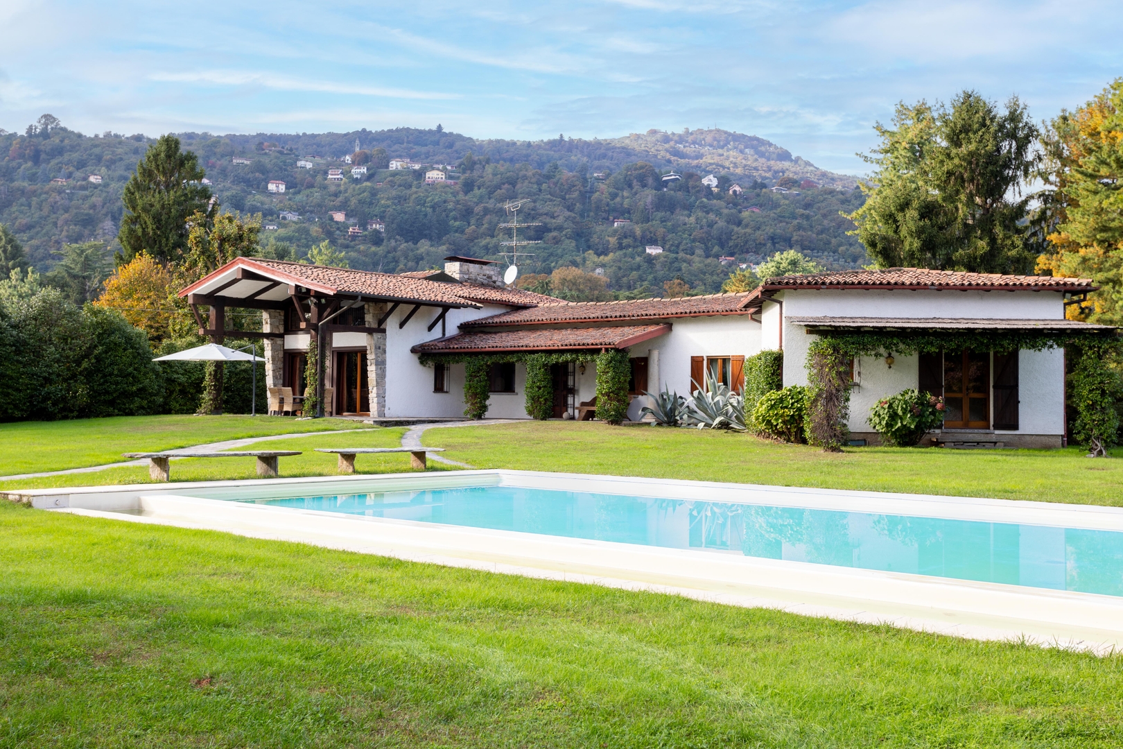 Villa Elegante 36 Villas in Italy