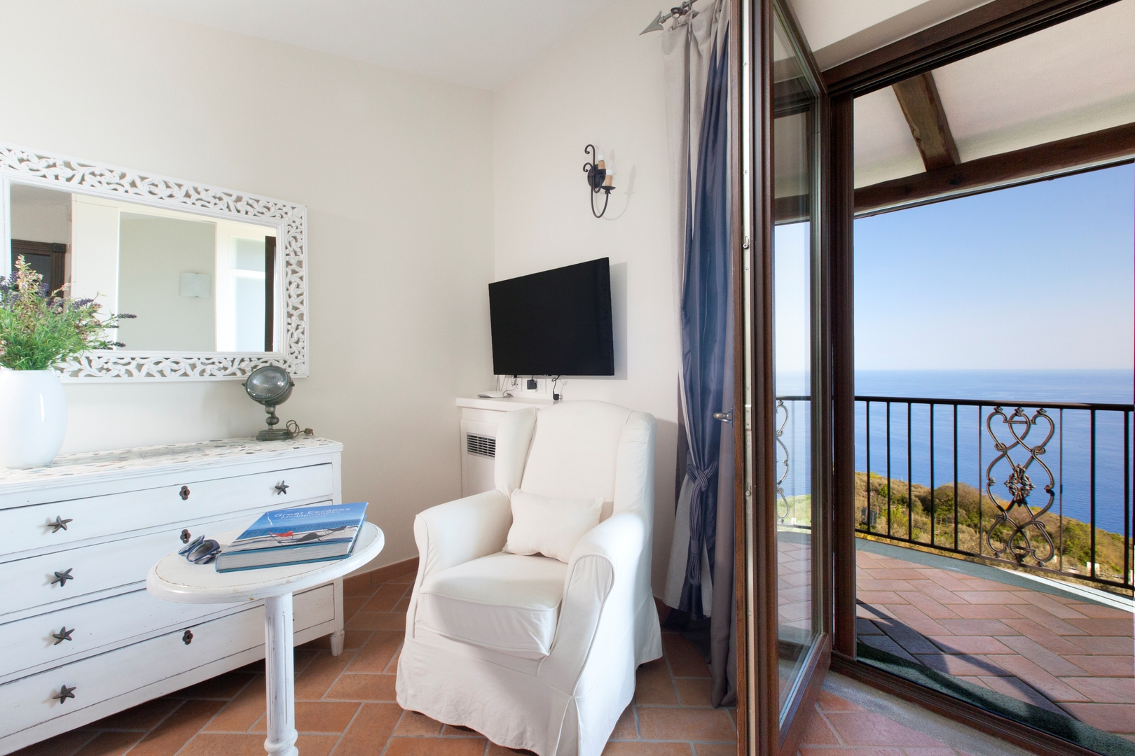 Casa dei Limoni - peaceful retreat with sea views 17 Villas in Italy