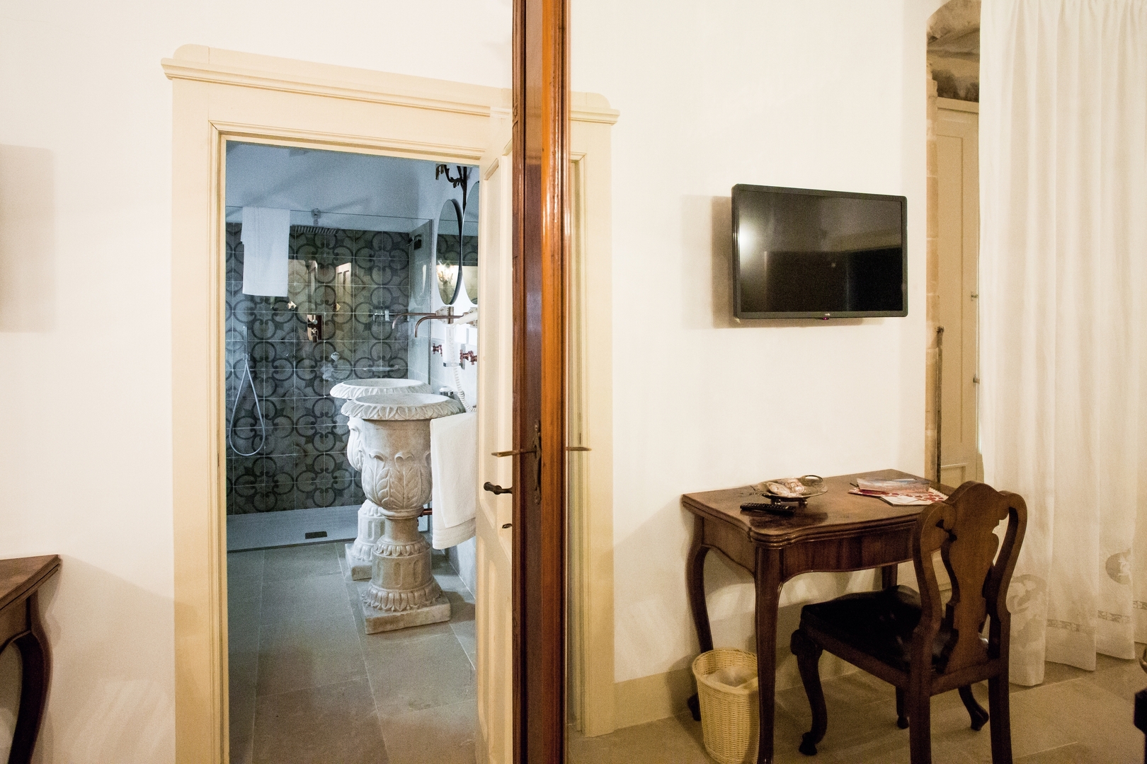 Private villa with swimming pool 32 Villas in Italy