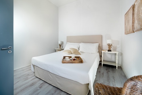 Casa Ulisse, sea front property 18 Villas in Italy