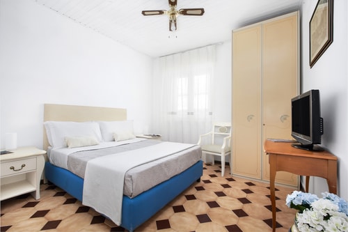 Villa Bionda, with sea views and private pool 23 Villas in Italy
