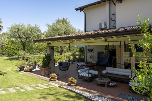 Villa Olivella, with Private Pool - 100m to Lake 2 Villas in Italy