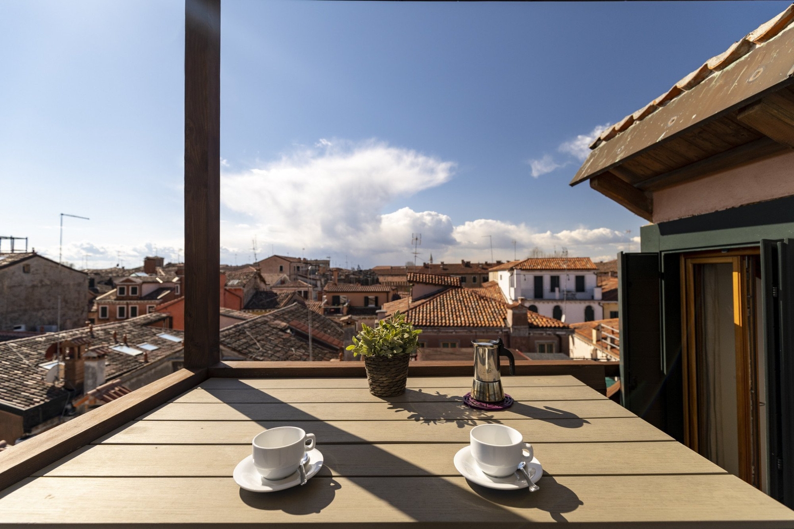 Balcone Apartment 24 Villas in Italy