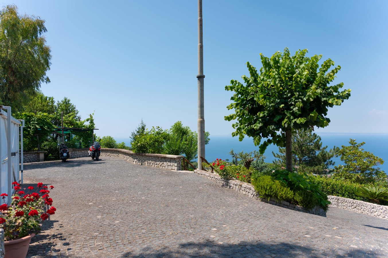 Villa Carlotta, with private pool and sea views 51 Villas in Italy