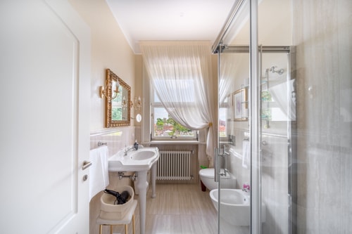 Villa Alvino, large family villa by the lake 27 The Prestige Villa Collection