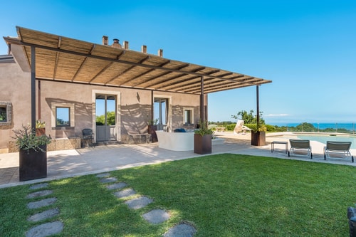 Villa Etnea - Private villa with pool and jacuzzi 39 Villas in Italy