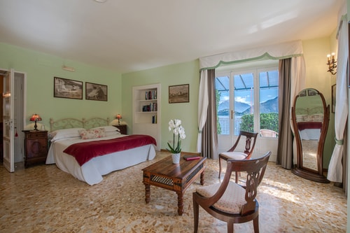 Villa Dia, Lakeside Luxury Retreat 19 Villas in Italy