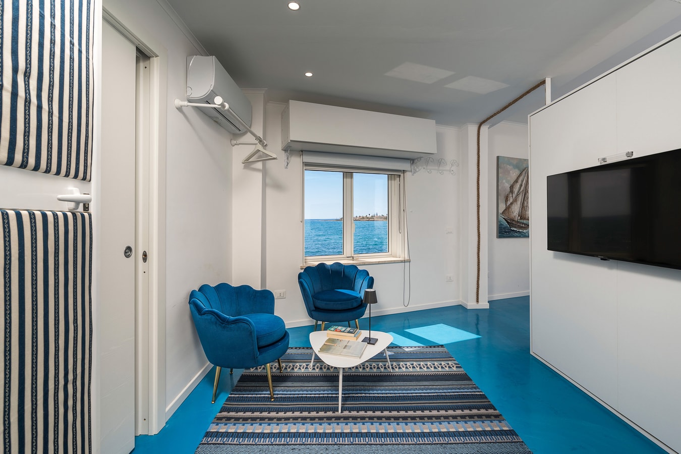 Piccio Suite - Seafront Apartment 10 Villas in Italy