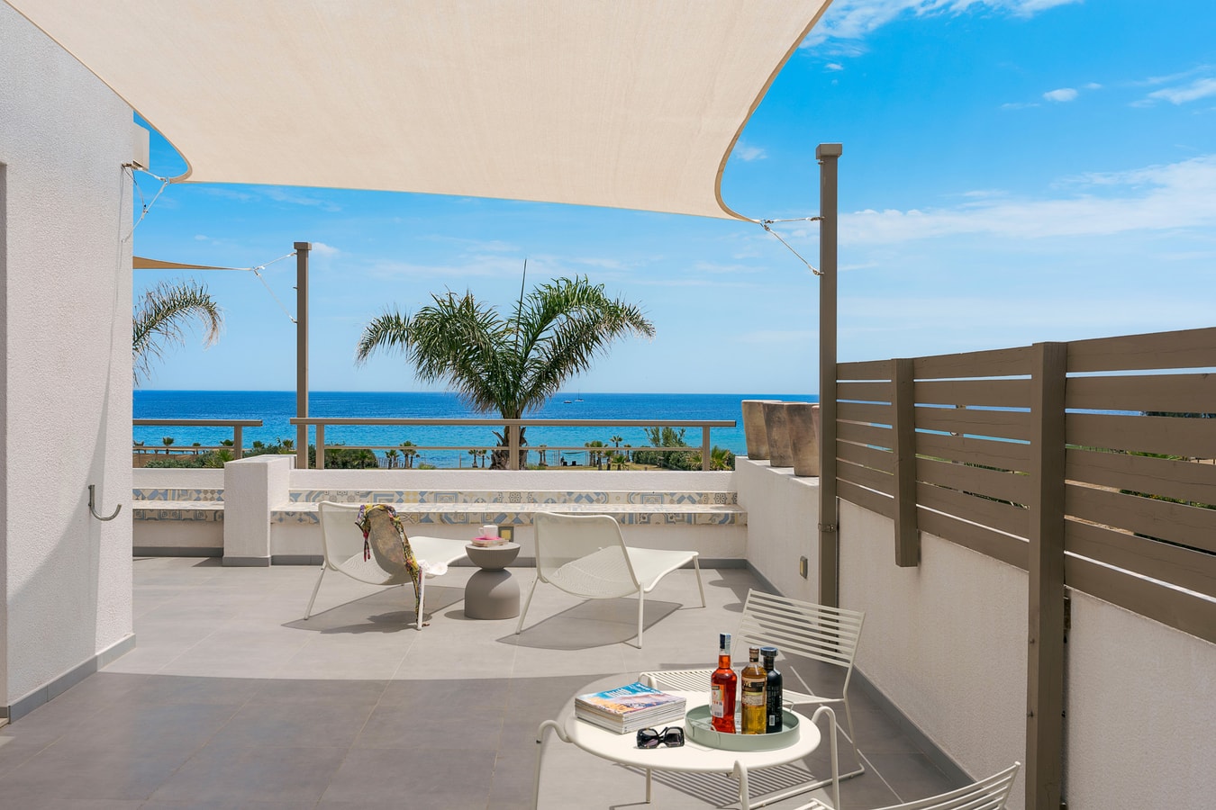 Le Case Blu, Two Neighbouring Homes Near the Sea Villas in Italy