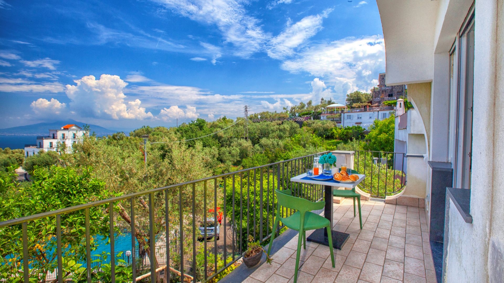 Villa Priora with shared pool 2 Villas in Italy