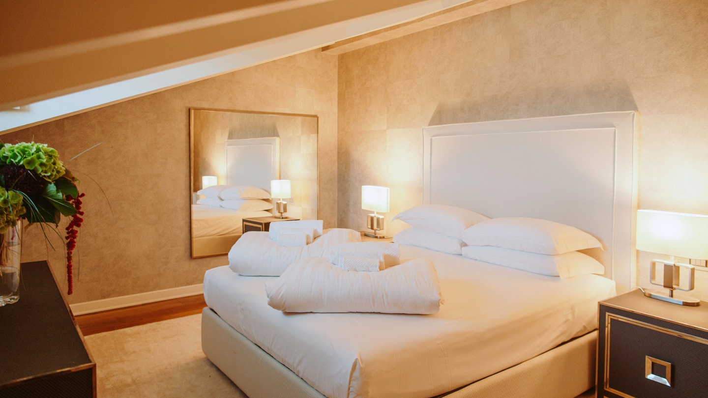 Villa Acquabella with lake views and pool 27 Villas in Italy