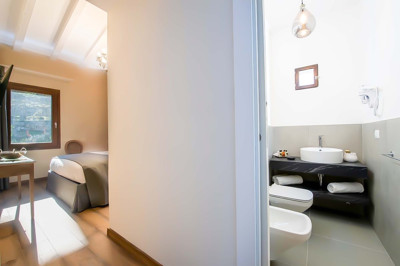 Alonza Estate - Large Countryside Estate 60 Villas in Italy