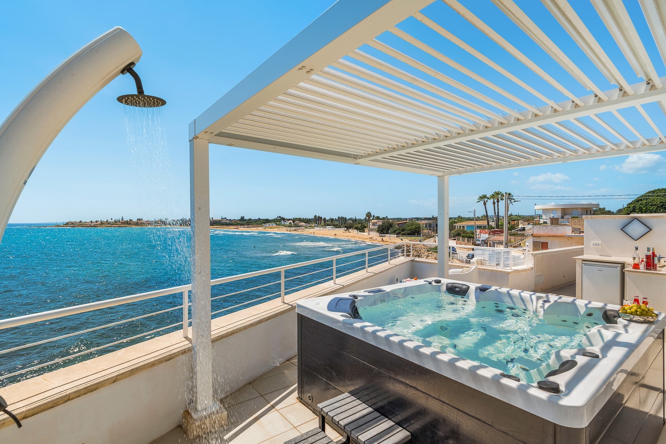 Villa Festa - Private seafront villa in Sicily 1 Villas in Italy