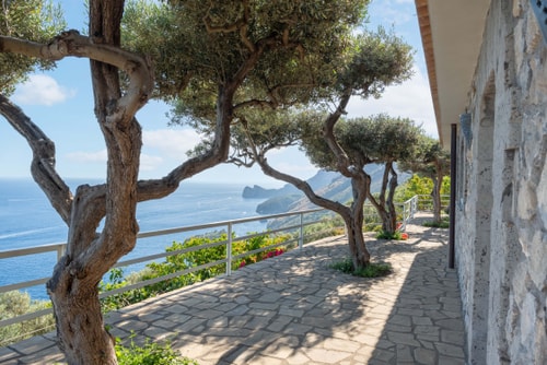 Villa Silenzio, Secluded Retreat with Sea Views 13 Villas in Italy