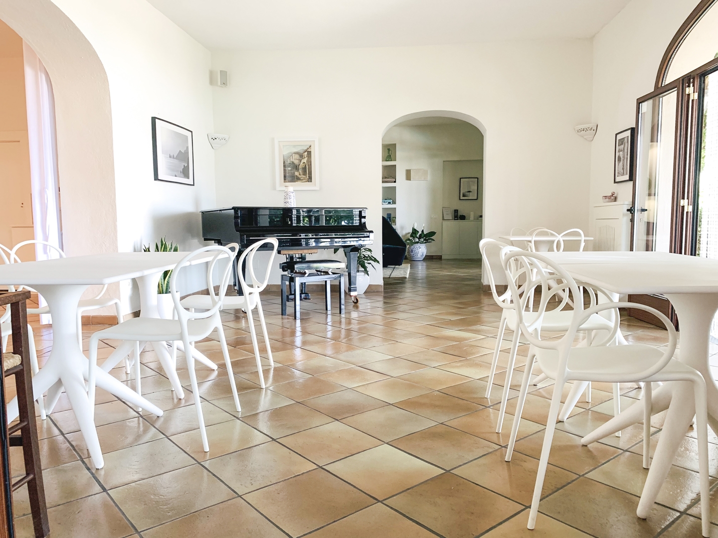Large private villa with pool and sea views 8 Villas in Italy