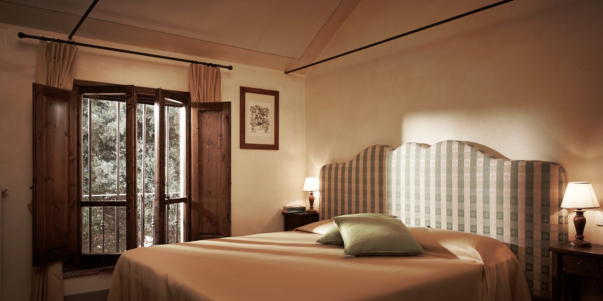 Castagneto Estate - Large Tuscan Borgo 27 Villas in Italy