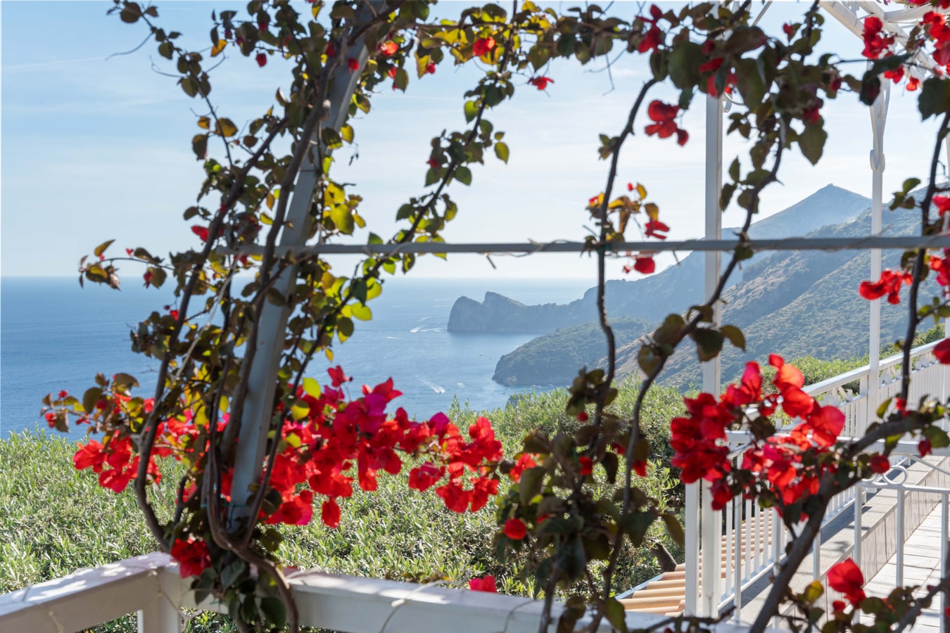 Villa Silenzio, Secluded Retreat with Sea Views 17 Villas in Italy