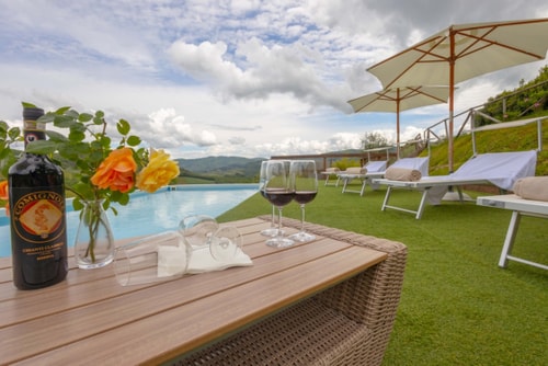 Villa with swimming pool in Tuscany 33 Villas in Italy