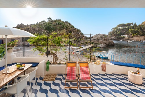 Casa Mazzaro, Taormina apartment 20 metres from the beach 2 Villas in Italy