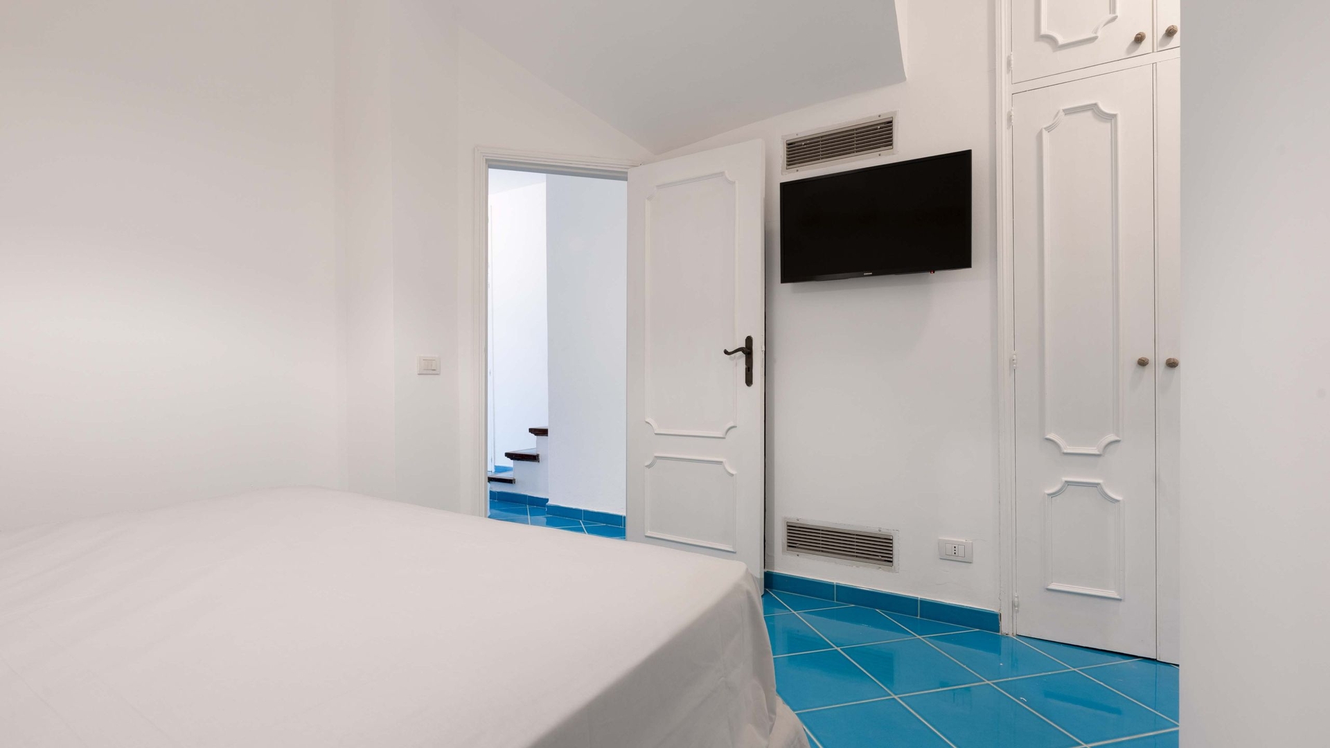 Casa Di Marcia, seafront with dipping pool 38 Villas in Italy