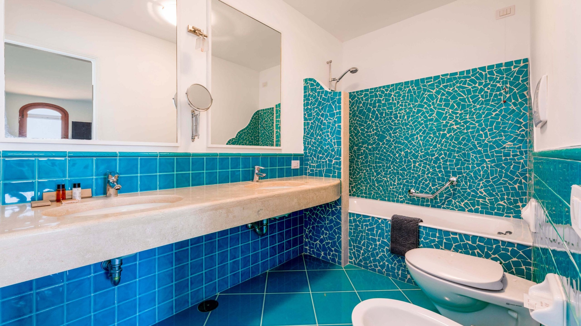 Casa Di Marcia, seafront with dipping pool 51 Villas in Italy