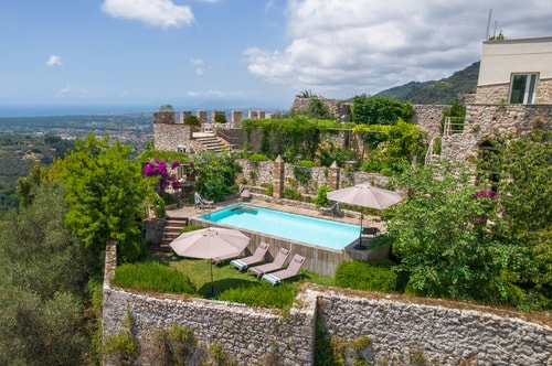 Villa Camaiore - Luxury restored castle with private pool 46 Villas in Italy