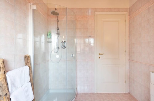 Villa Altea, Lakeside Villa With Private Pool 17 Villas in Italy