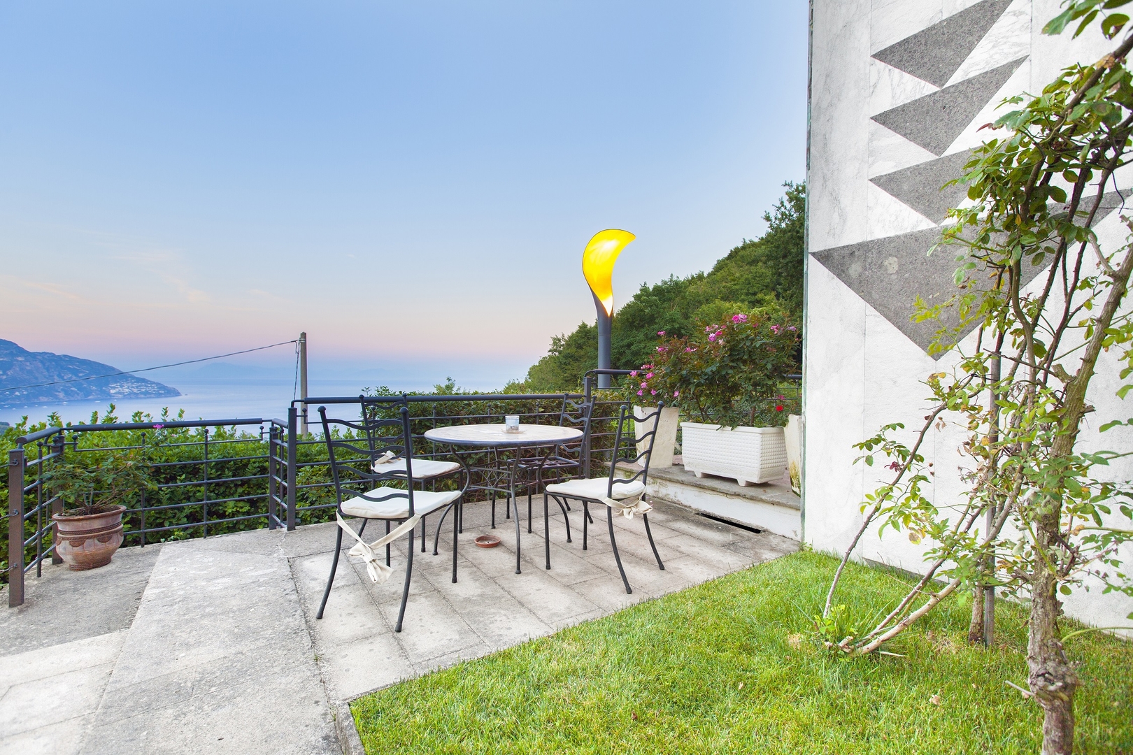 Villa Fontanella - Modern villa with pool and Jacuzzi 42 Villas in Italy