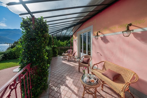 Villa Dia, Lakeside Luxury Retreat 65 Villas in Italy