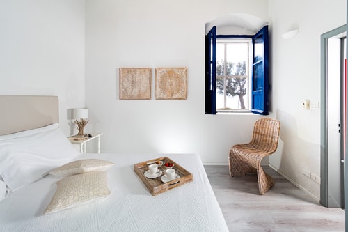 Casa Ulisse, sea front property 17 Villas in Italy
