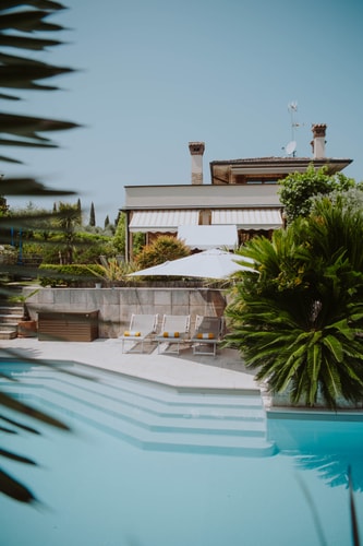 Villa Monica - Private villa with pool near town centre and lake 1 Villas in Italy