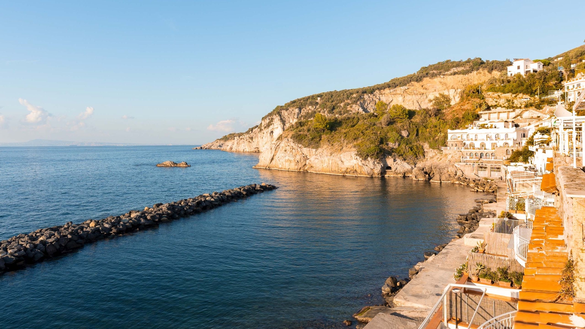 Casa Di Marcia, seafront with dipping pool 57 Villas in Italy