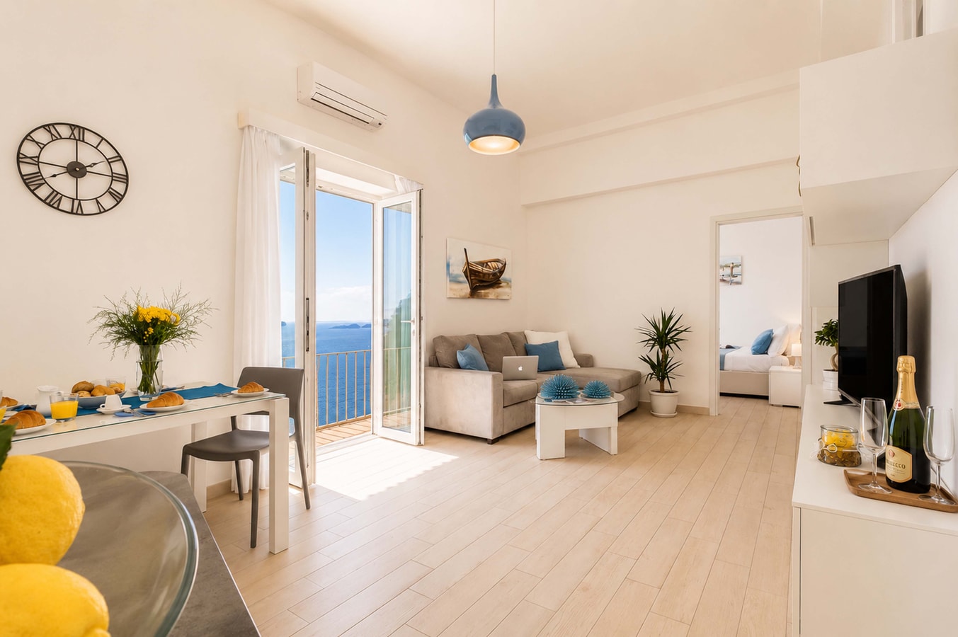 Casa La Porta - Large, modern property in Positano 3 Villas in Italy