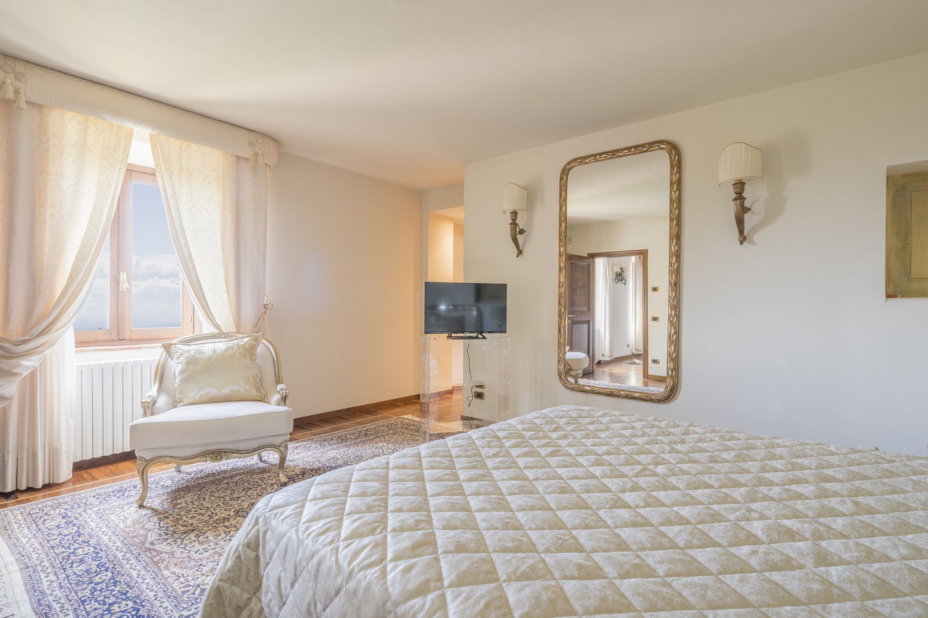 Villa Lavinia, with private pool, spa and gym 38 Villas in Italy