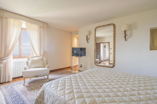 Villa Lavinia, with private pool, spa and gym 38 Villas in Italy