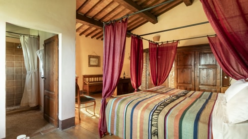 Podere Pulciano - Historic Tuscan farmhouse with pool 26 Italian Breaks