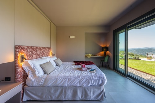 Villa Il Lago, Retreat with Heated Infinity Pool 27 Villas in Italy