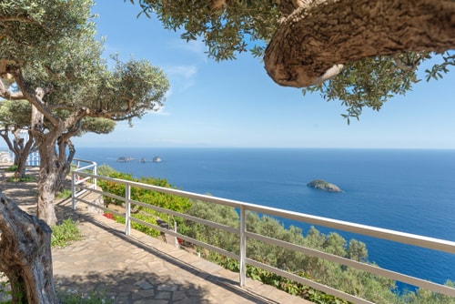Villa Silenzio, Secluded Retreat with Sea Views 39 Villas in Italy